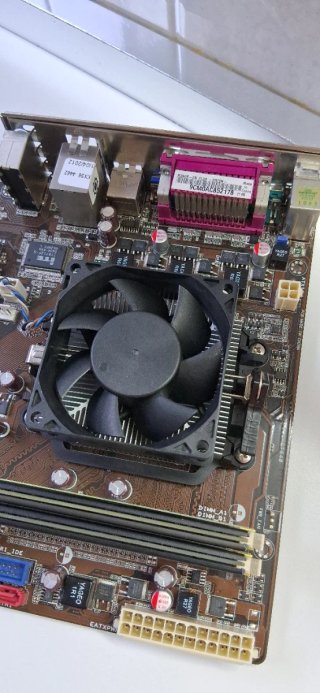 Scheda ASUS M2N68-AM Plus Phenom II x4 B95 4 Core