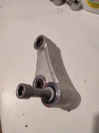 Pieza suspensión trasera Aprilia Pegaso
