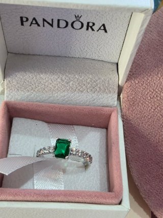 Anillo Pandora Esmeralda