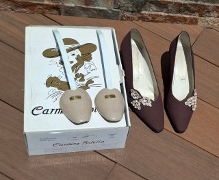 Zapatos Carmina Marrones con Pedrería.