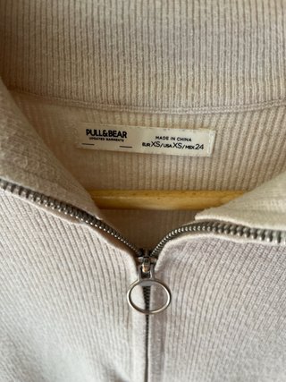 Jersey Pull&Bear cuello doblado beige XS