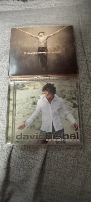 CDs David Bisbal Corazón Latino y Premonición