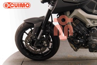 YAMAHA MT 09