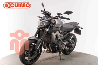 YAMAHA MT 09
