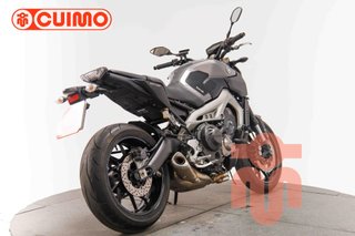 YAMAHA MT 09