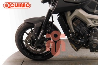 YAMAHA MT 09