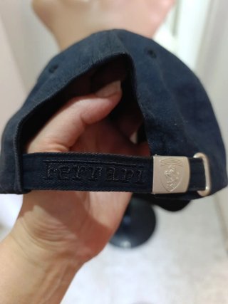 Gorra Ferrari Negra