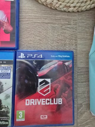 Consola PS4 1TB Negra +9 Juegos +2 mandos + Cascos