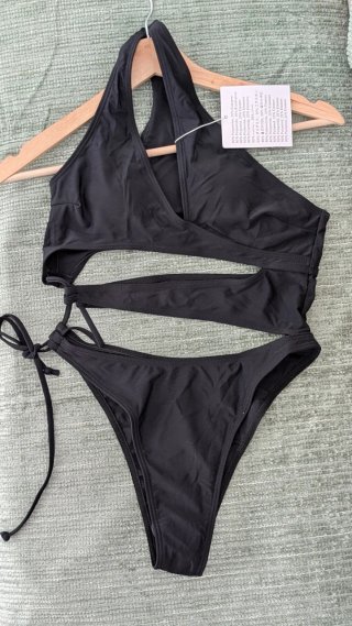 Traje de baño negro enterizo