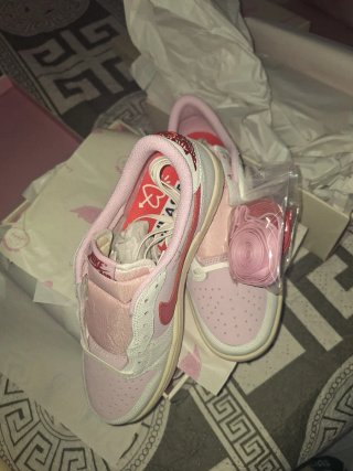 Air Jordan 1 Low Travis Scott Sail Tropical Pink