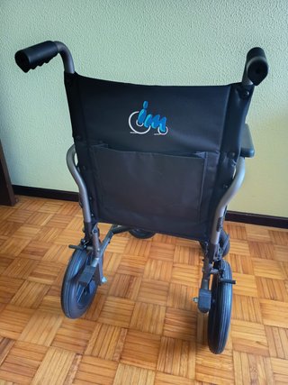 Silla de ruedas plegable