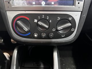 Opel TIGRA 1.8 16V 125 Sport (2006)
