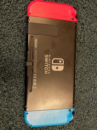 Nintendo Switch Azul/Rojo con Funda