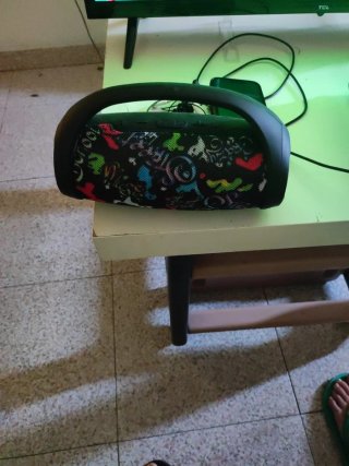 Altavoz portátil multicolor