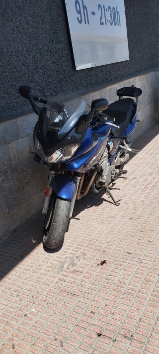 Suzuki Bandit Azul y Negra