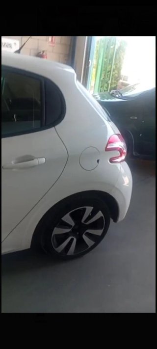 Peugeot 208 2015