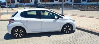 Peugeot 208 2015