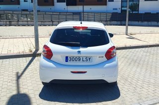 Peugeot 208 2015