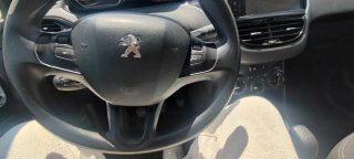 Peugeot 208 2015