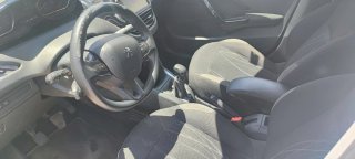 Peugeot 208 2015