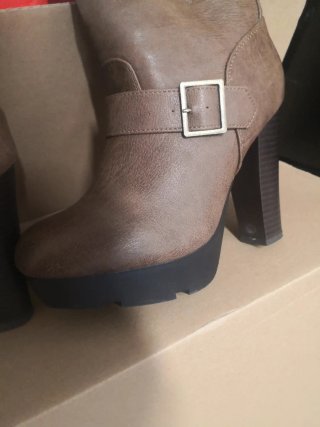 Botines Marrones con Hebillas