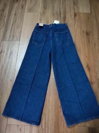 Pantalón vaquero culotte ancho