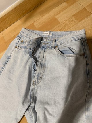 Pantalones Mom Pull&Bear Talla 36