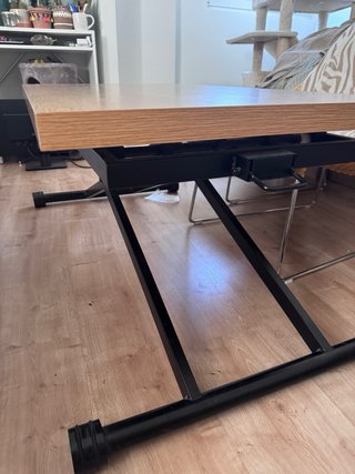 Mesa de salón elevable de madera
