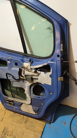 PUERTA DELANTERA IZQUIERDA Renault Trafic II Furgón (04.2001->)