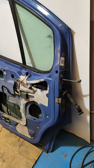 PUERTA DELANTERA IZQUIERDA Renault Trafic II Furgón (04.2001->)