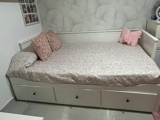 Cama nido Ikea blanca y rosa