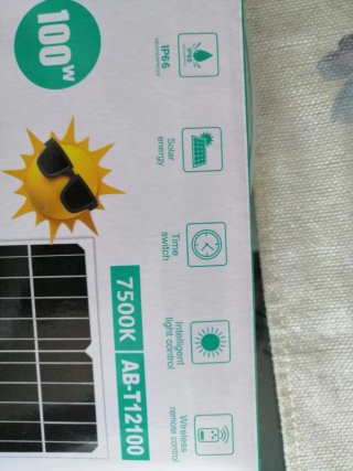 Lampada LED Solare Aerbes 100W con Telecomando