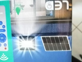 Lampada LED Solare Aerbes 100W con Telecomando