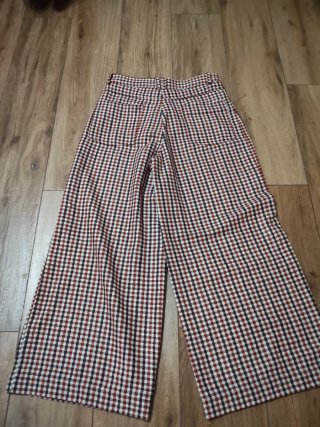 Pantalón culotte cuadros Zara