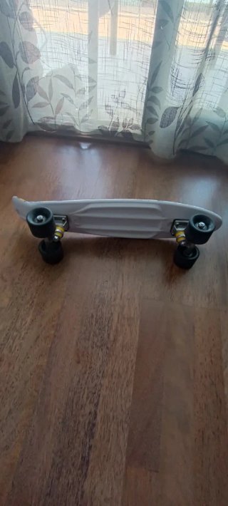 Patinete Skate Blanco Ruedas Negras