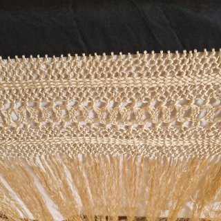 Manton Manila bordado Seda Negro y Beige dorado