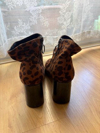 Botines con estampado de leopardo