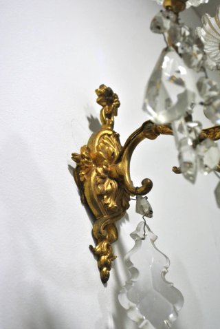 Antiguos apliques de bronce y cristal