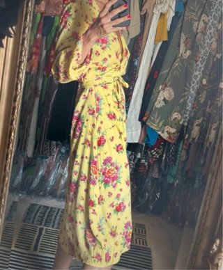 Vestido amarillo flores