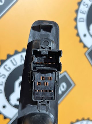 Botón Elevalunas Nissan Qashqai