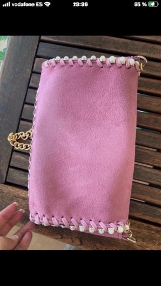 Bolso  rosa con cadena dorada