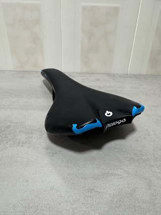 Sillín Prologo Negro y Azul