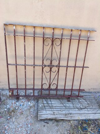 3 Rejas de Hierro Macizas