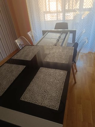 Mesa de comedor moderna cristal negro