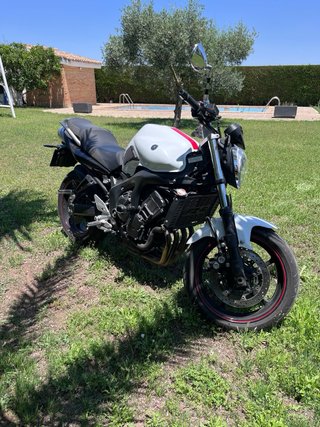Yamaha Fazer 600 Blanca