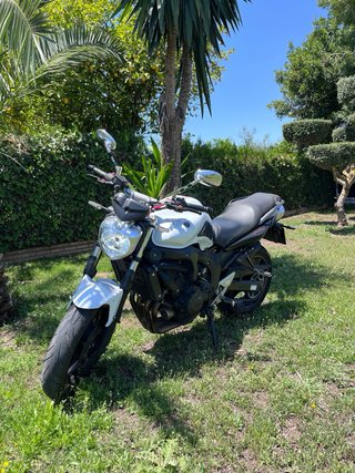 Yamaha Fazer 600 Blanca