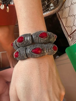 Bracciale serpente con pietre rosse