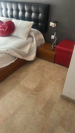 Cama Matrimonio con Cabezal y Mesitas