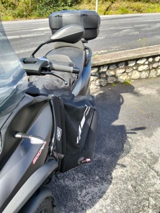 Piaggio MP3 500 Sport Negra.