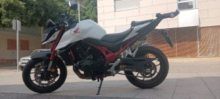 Honda Hornet 750 2024 Blanca y Roja